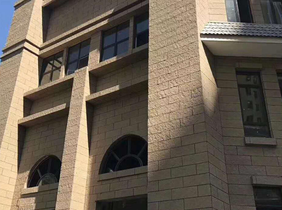 مشروع تكسية جدران بالحجر المرن حجر Montblanc