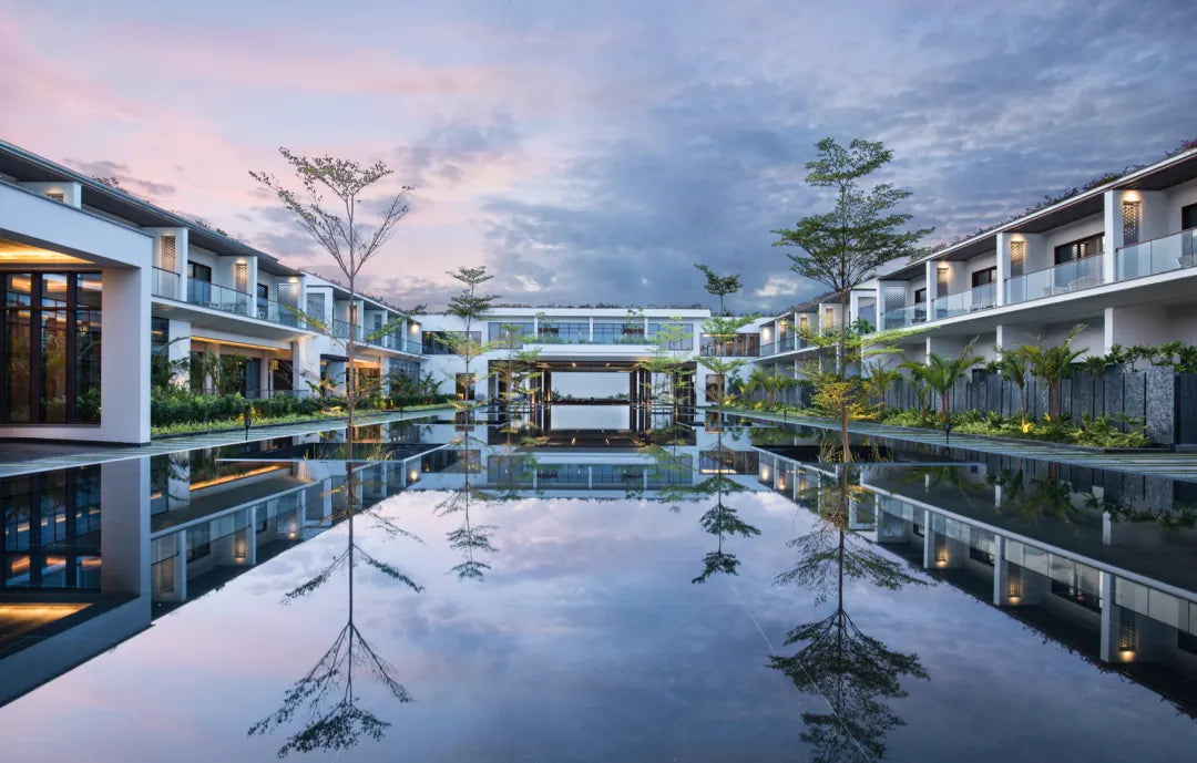 Quiet courtyard project with water and natural light